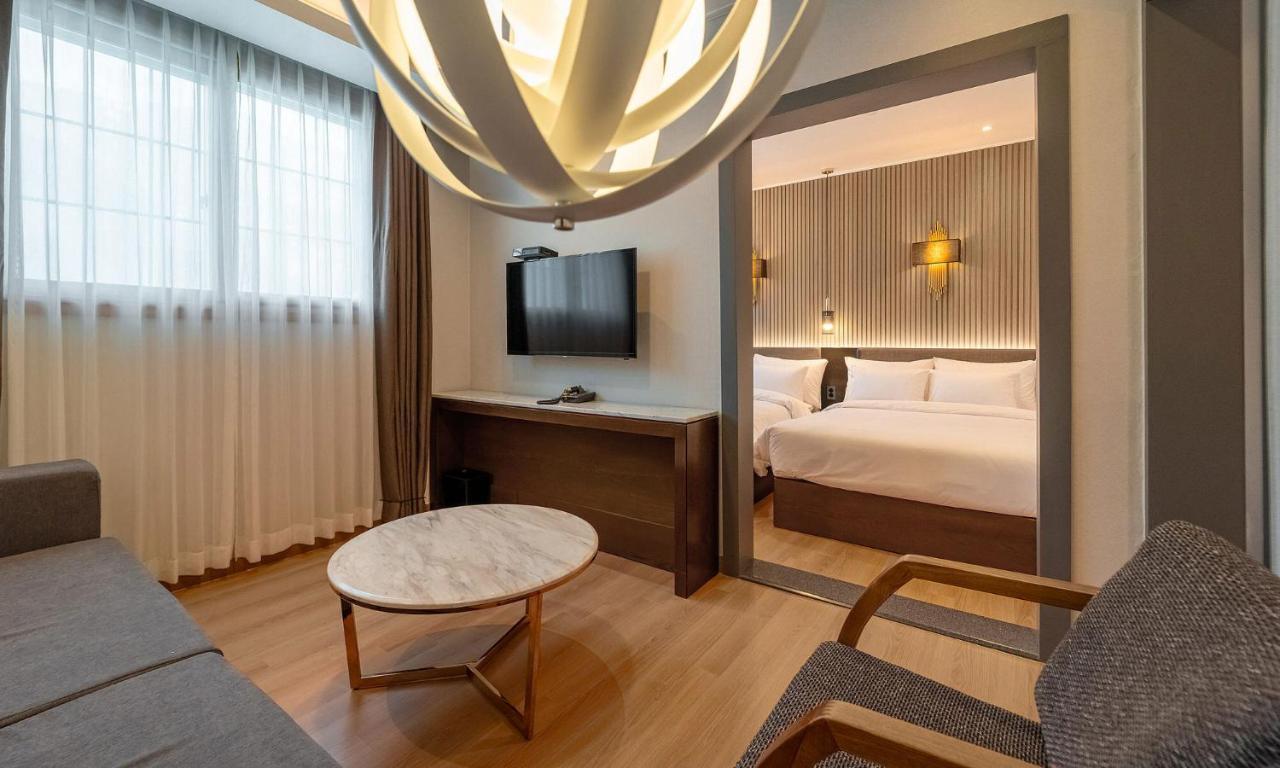 Stubborn Hotel Geoje Exterior foto
